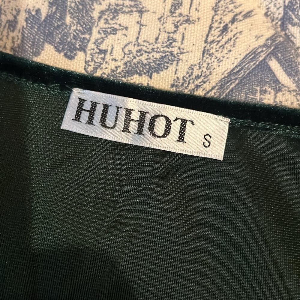 Huhot Velvet Cocktail Dress in Deep Green, Size Small, EUC - Picture 13 of 17